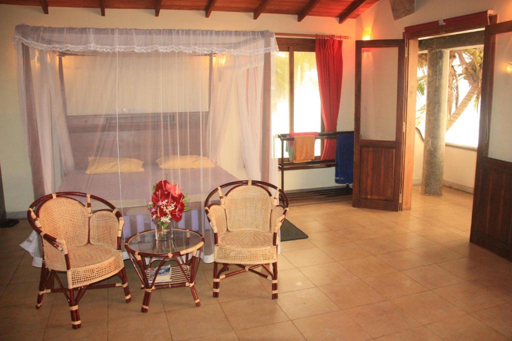 Time N Tide Beach Resort Hikkaduwa Quarto foto