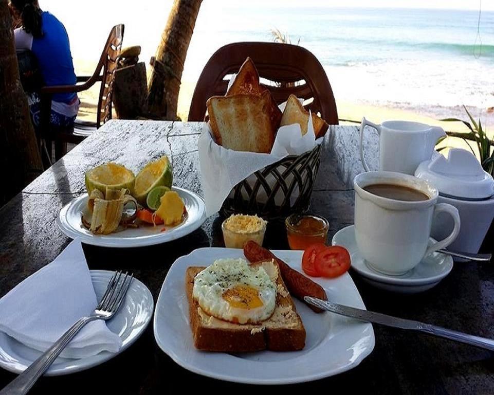 Time N Tide Beach Resort Hikkaduwa Exterior foto