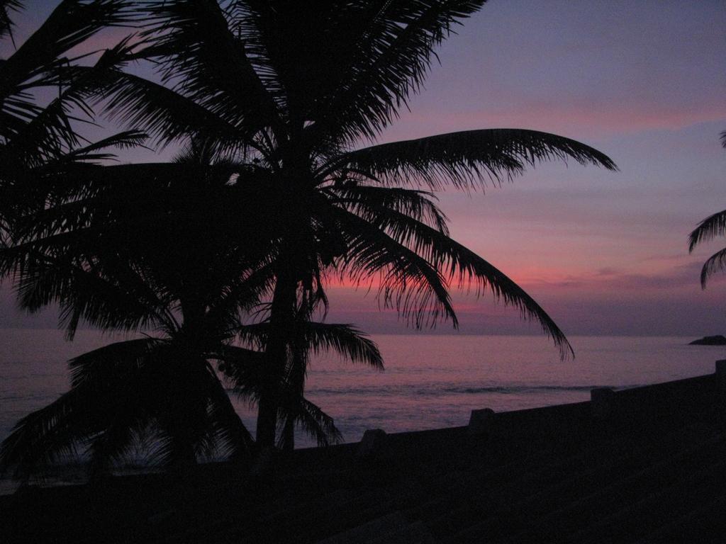 Time N Tide Beach Resort Hikkaduwa Exterior foto