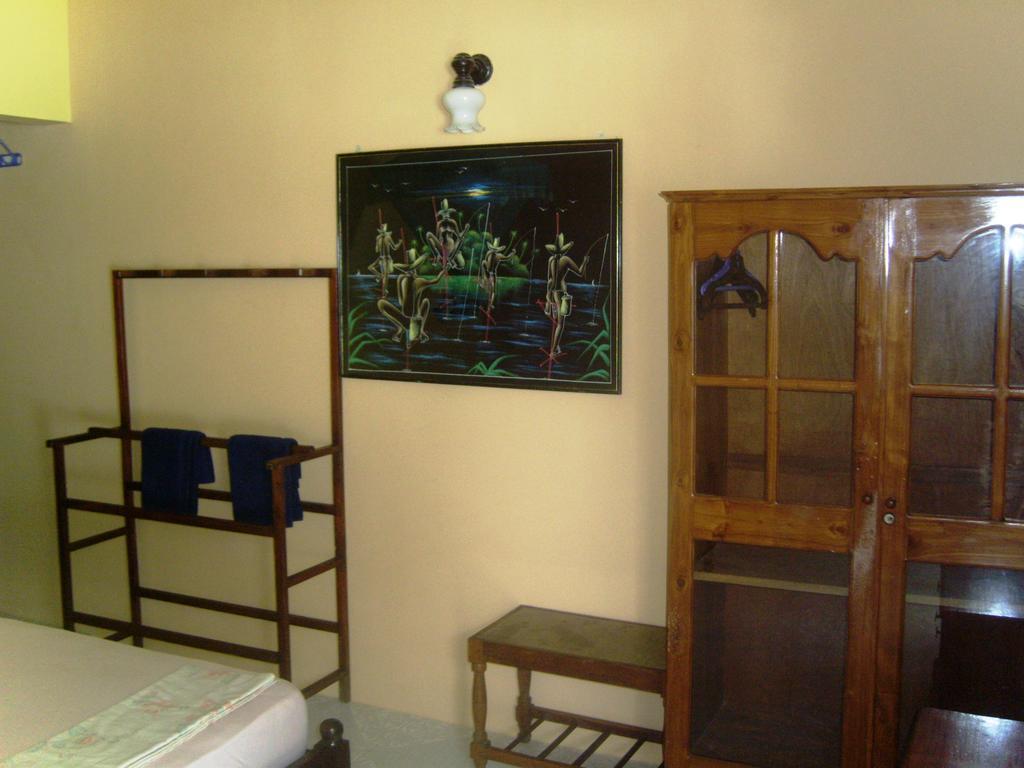 Time N Tide Beach Resort Hikkaduwa Exterior foto